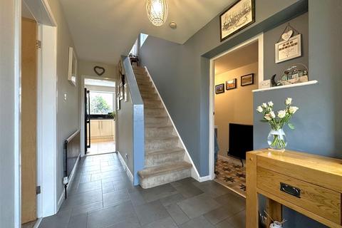 4 bedroom semi-detached house for sale, Fairway, Newark