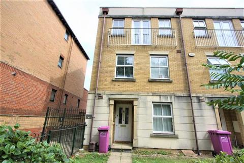 1 bedroom in a flat share to rent, 266b Manchester Road, Isle Of Dogs E14