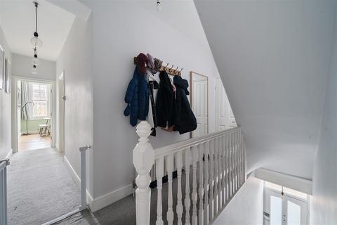 116a Ellerton Road, Surbiton, KT6 7TZ