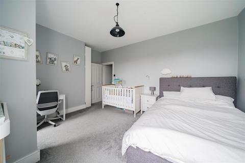 116a Ellerton Road, Surbiton, KT6 7TZ
