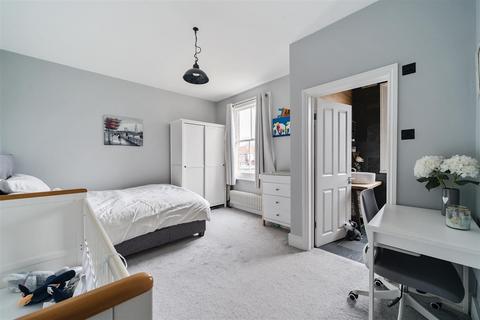 116a Ellerton Road, Surbiton, KT6 7TZ