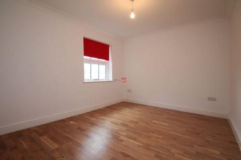 1 bedroom apartment to rent, High Street, Rochester