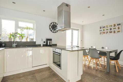 4 bedroom detached house for sale, Birchwood Way, Park Street, St. Albans