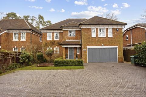 5 bedroom detached house to rent, Rise Road, Ascot, Berkshire