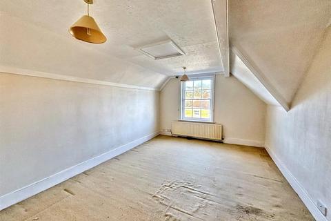 1 bedroom flat for sale, Hartfield Road, Eastbourne