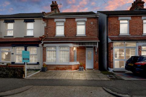 2 bedroom semi-detached house for sale, Richmond Avenue, Shoeburyness, Essex, SS3