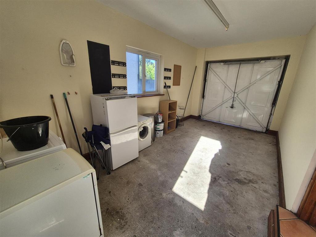Garage/ garej