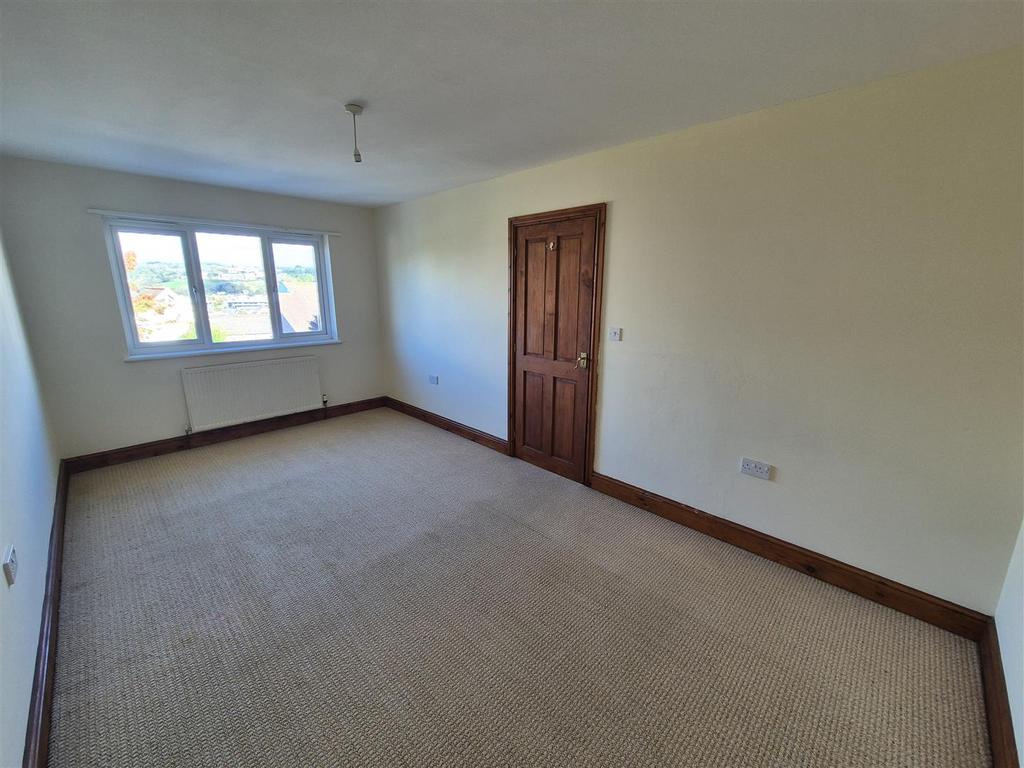 Bedroom 2/ ystafell wely 2