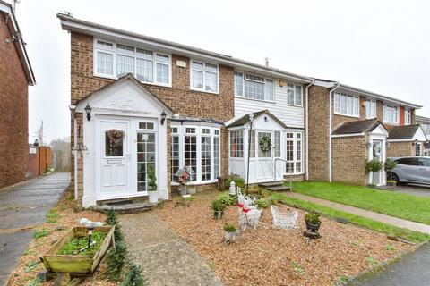 3 bedroom end of terrace house for sale, Apple Close, Snodland, Kent