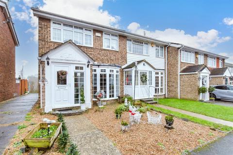 3 bedroom end of terrace house for sale, Apple Close, Snodland, Kent