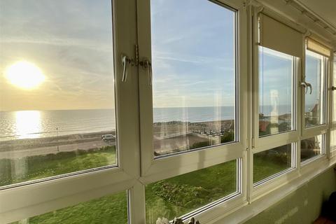 3 bedroom apartment for sale, South Road, Hythe, Kent