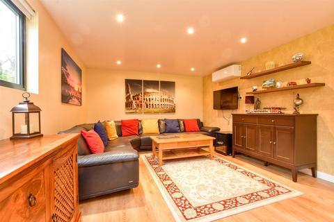 13 Fairoak Close, Kenley, CR8 5LJ
