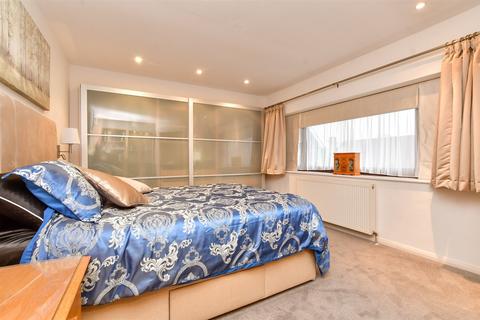 13 Fairoak Close, Kenley, CR8 5LJ