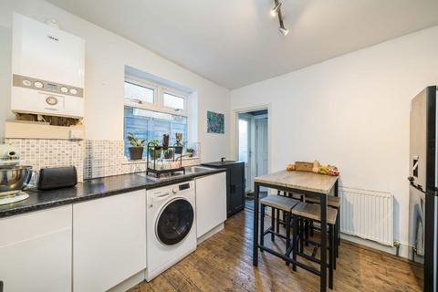 1 bedroom flat for sale, Blegborough Road, London SW16