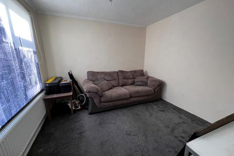 4 bedroom terraced house to rent, Barnsley Square, Corby