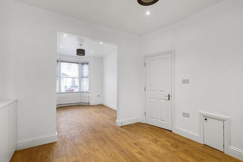 72 Watcombe Road, London, SE25 4UZ