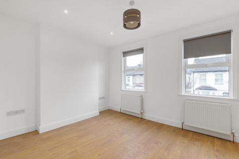 72 Watcombe Road, London, SE25 4UZ