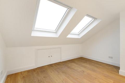 72 Watcombe Road, London, SE25 4UZ
