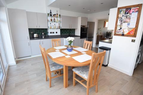8 Witan Drive, Amesbury, Salisbury, SP4 7GU