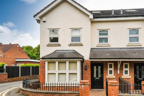 4 bedroom semi-detached house to rent, 2D Shaw Lane, Tettenhall Wood