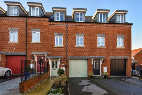 3 bedroom townhouse for sale, Heathcote Road, Picket Piece, Andover