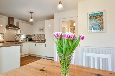 3 bedroom townhouse for sale, Heathcote Road, Picket Piece, Andover