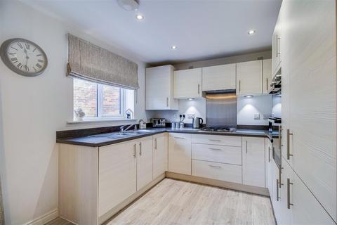 3 bedroom semi-detached house for sale, Wren Green Avenue, Wakefield WF2