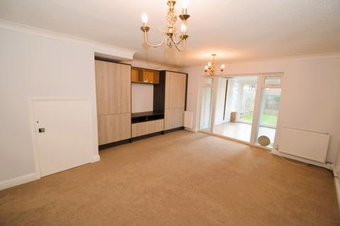 31 Albert Road, Bagshot, GU19 5QL