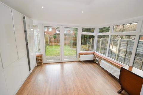 31 Albert Road, Bagshot, GU19 5QL