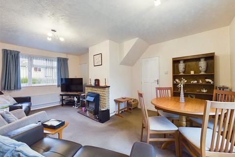 82 Bazeley Road, Matson, Gloucester, GL4 6JF