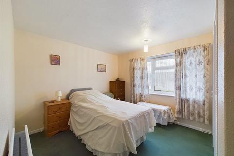 82 Bazeley Road, Matson, Gloucester, GL4 6JF