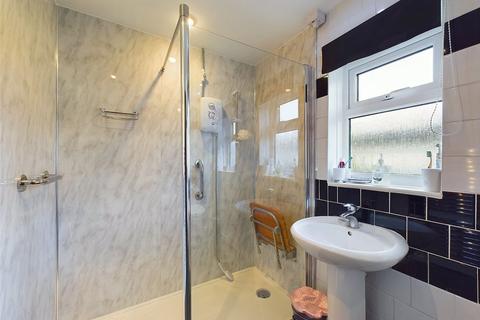82 Bazeley Road, Matson, Gloucester, GL4 6JF