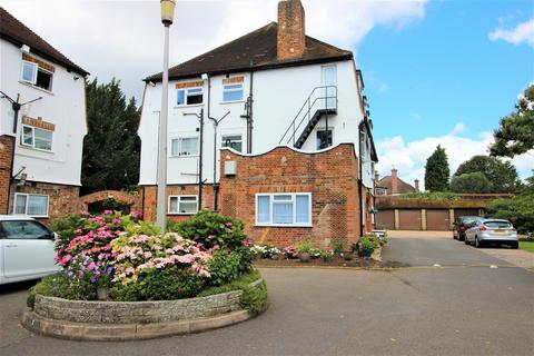 3 bedroom flat to rent, Heath Court, Park Road, Uxbridge