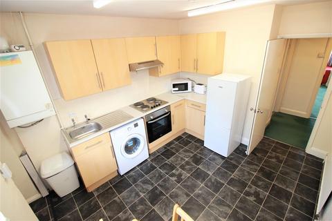 3 bedroom flat to rent, Heath Court, Park Road, Uxbridge