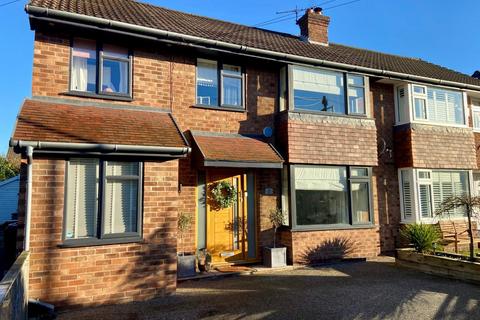 16 Canberra Road, Bramhall, Stockport, SK7 1LG