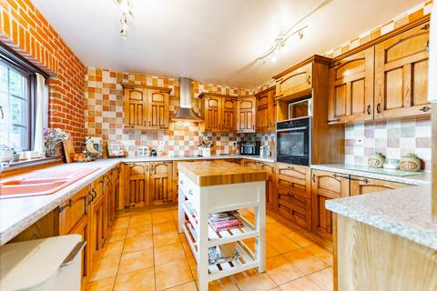 4 bedroom semi-detached house for sale, Chapel Street, Shipdham