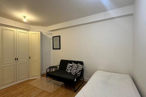 1 bedroom flat to rent, Sloane Avenue, London SW3