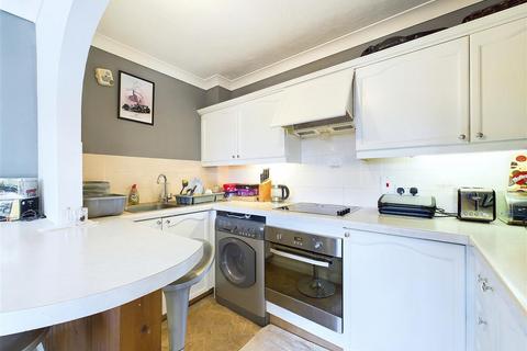 1 bedroom flat for sale, High Street, West Molesey