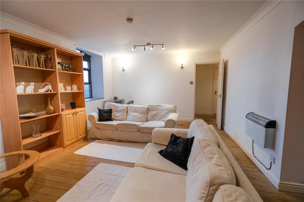 Living Room (2)