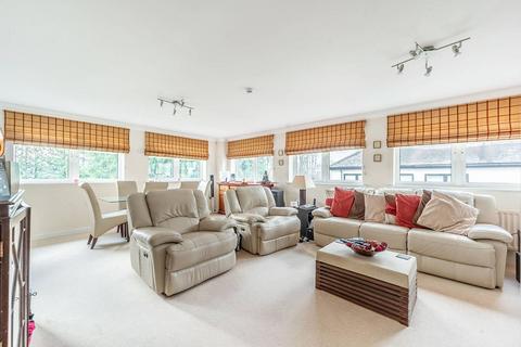 3 bedroom penthouse for sale, Carew Road, Northwood, HA6