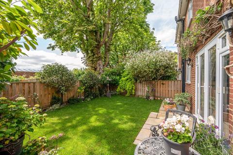 3 bedroom flat to rent, Worple Road, Wimbledon, London, SW19