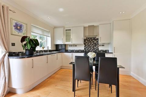 3 bedroom flat to rent, Worple Road, Wimbledon, London, SW19