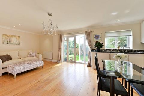 3 bedroom flat to rent, Worple Road, Wimbledon, London, SW19