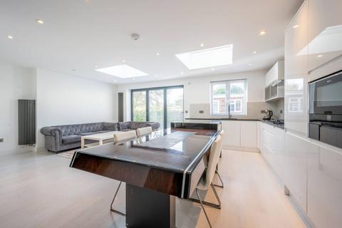 4 bedroom semi-detached house to rent, Norman Way, Acton, London, W3