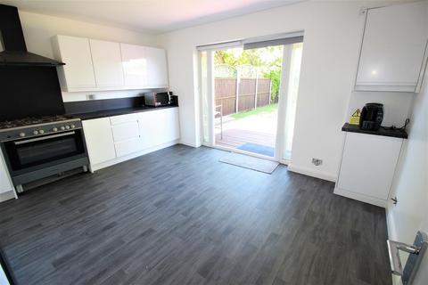 6 bedroom detached bungalow to rent, Polehill Road, Hillingdon, Middlesex