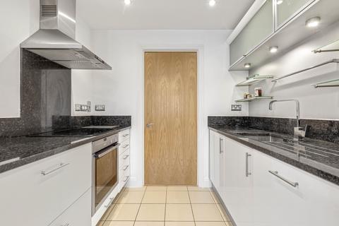 2 bedroom apartment to rent, Lombard Road Battersea SW11