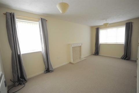 2 bedroom apartment to rent, Navigation Loop, Stone