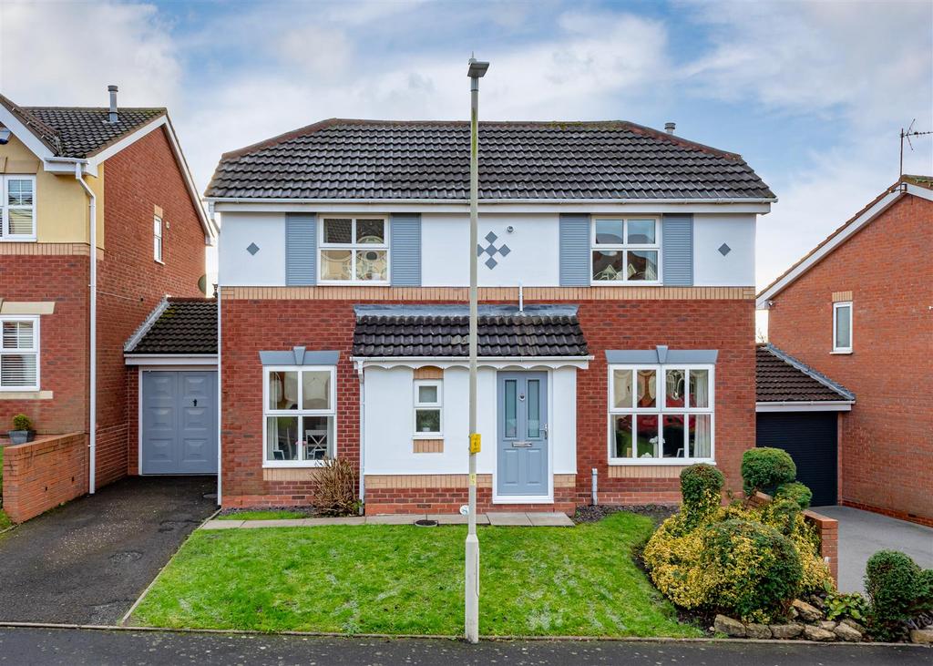 38 Winrush Close-Front.jpg