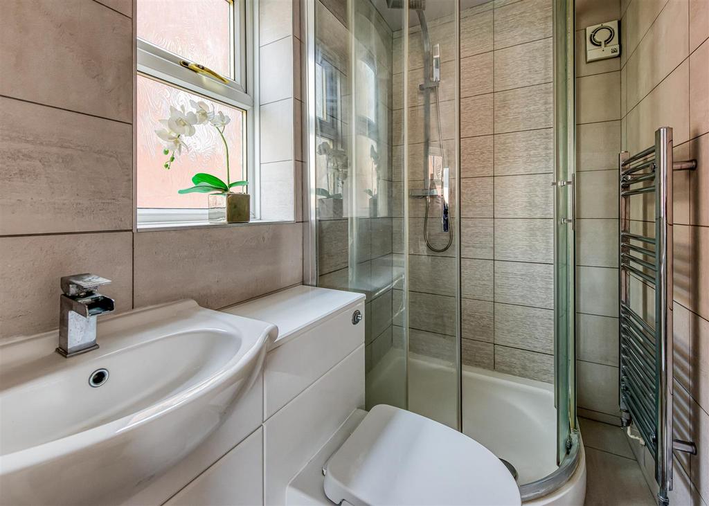 38 Winrush Close-Shower Room.jpg
