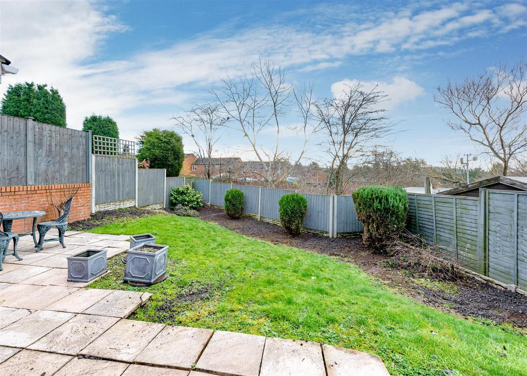 38 Winrush Close-External 3.jpg
